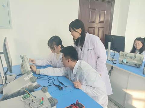 http://news.xjtu.edu.cn/__local/6/E6/D5/7CE7B4FD029E695706394409A66_29E15DDE_21927.jpg?e=.jpg