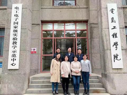 http://news.xjtu.edu.cn/__local/9/50/84/91D0FA567982B4FD9C3CDD160E6_EF2A0F41_2D549.jpg?e=.jpg